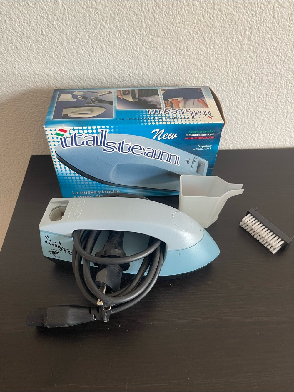 Ital steam Handheld Steam Iron - Light Blue NIB